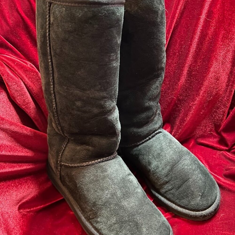 UGG women boots size wide 9  black